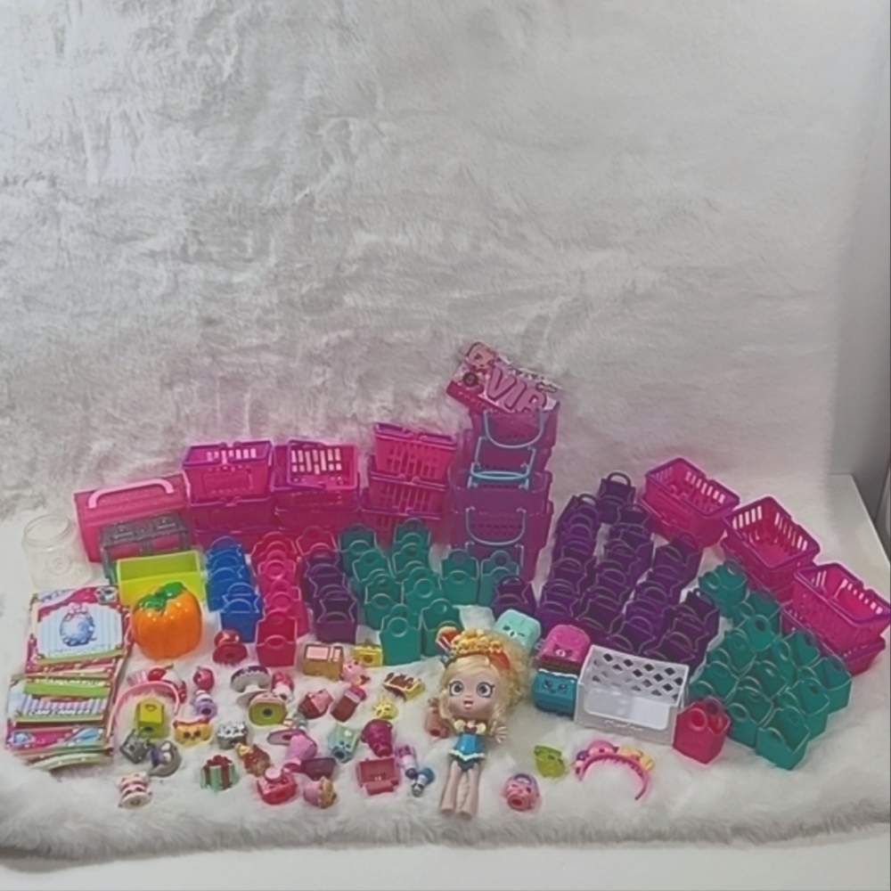 Shopkins & Accessories Bundle